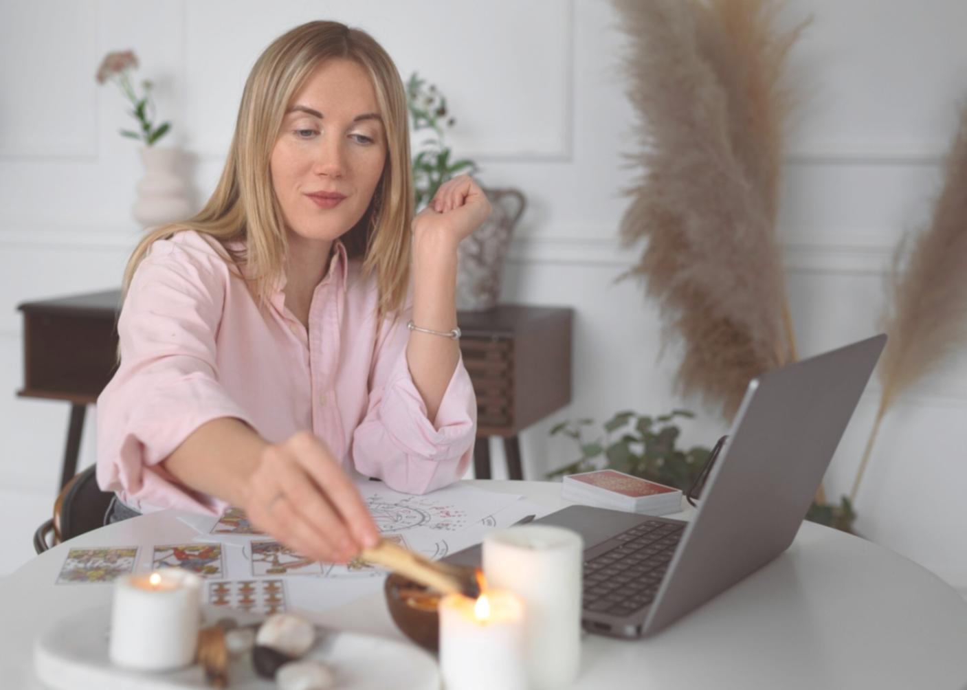 Moderní kancelářské prostředí pro finanční poradenství